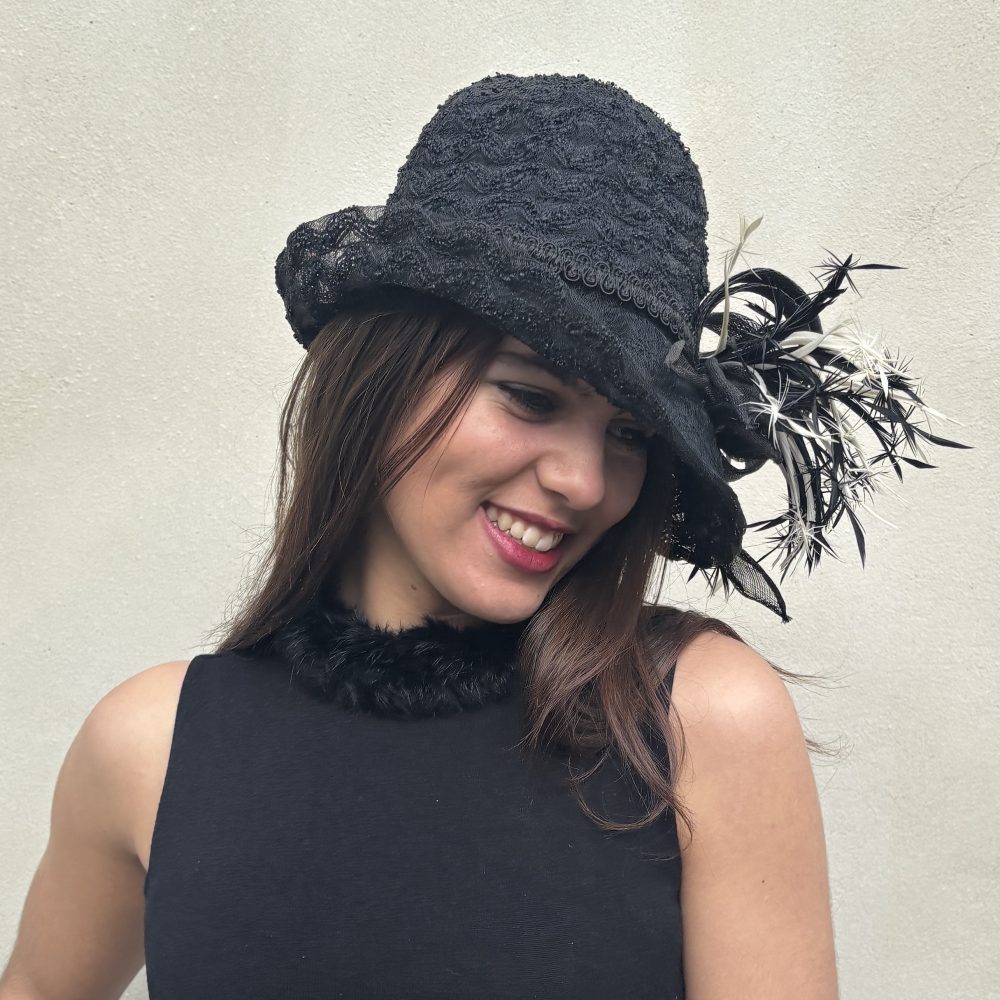 Albertine cloche dentelle noir